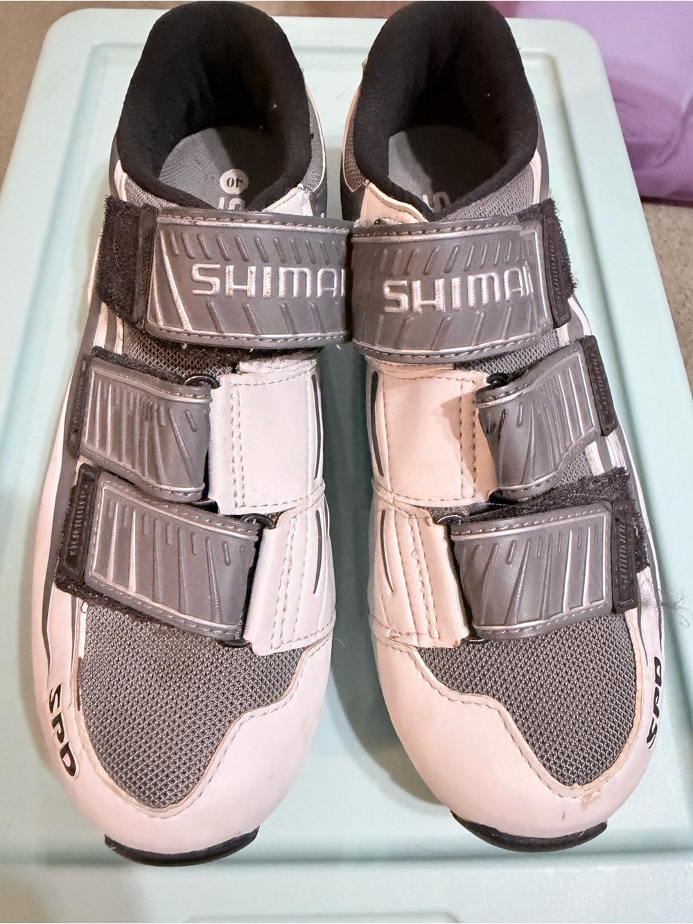 Shimano womens White and Gray Cycling Sneakers size 40/7us